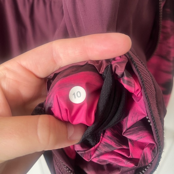 Women’s Lululemon Rain For Daze Jacket | Size 10 - Picture 11 of 14